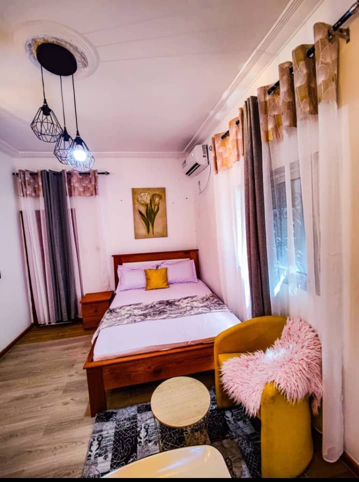 DOM'S city- chambre - pink