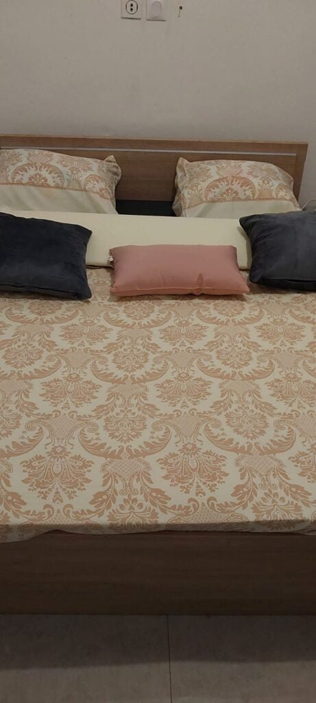 Lola stidio salon Jaune