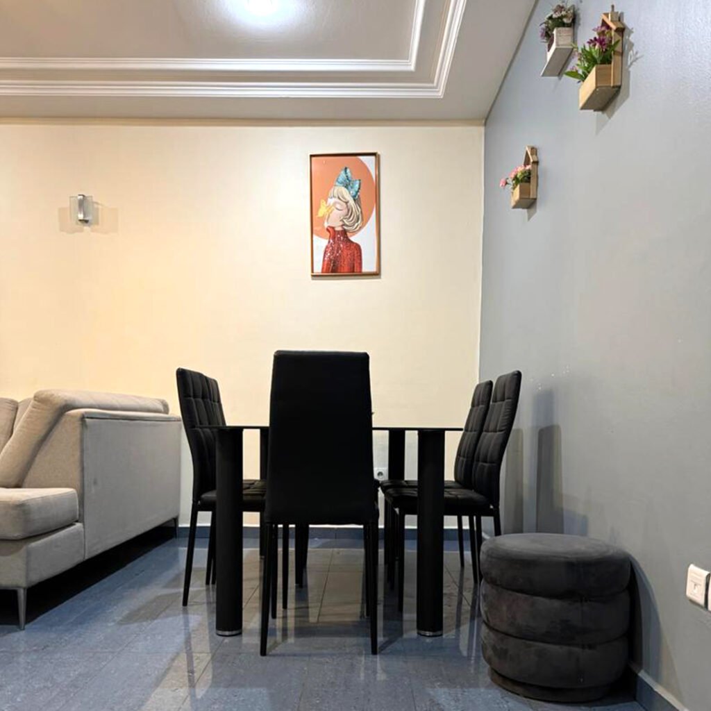 Studio meublé - Bicec Bonamoussadi