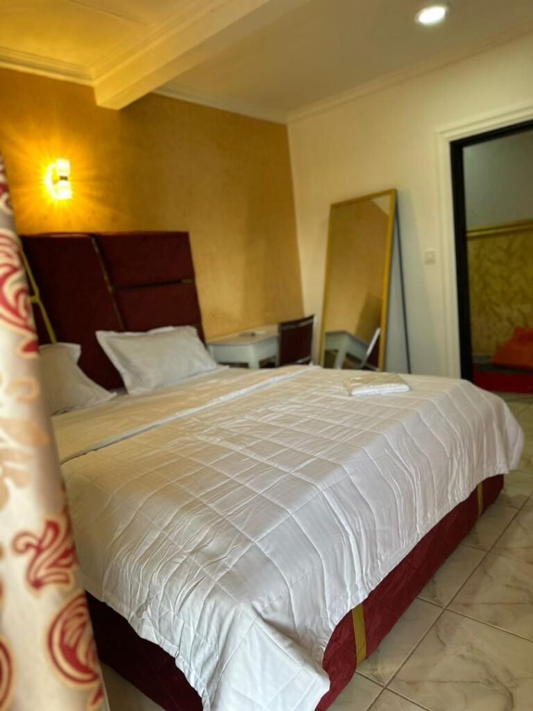 Alessandra Palace - Chambre meublée